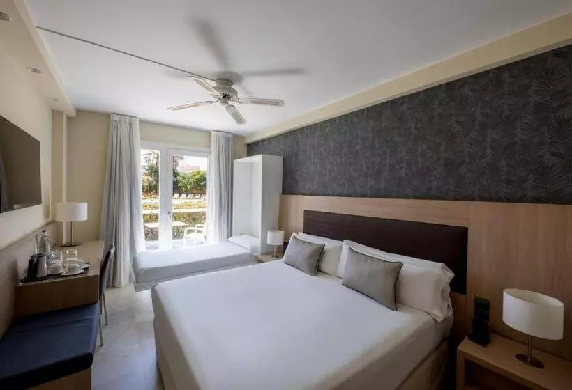 Standard Triple Room with Terrace, Catalonia Mirador des Port