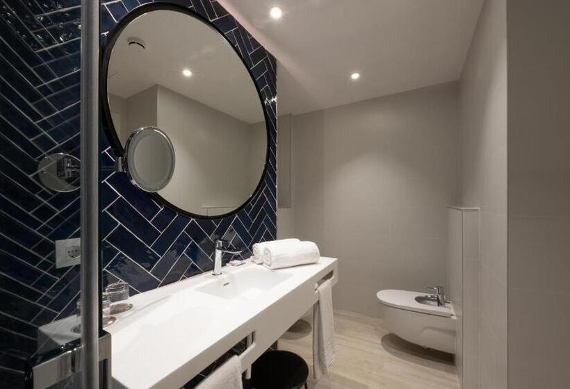 جناح مطلّ علي الحديقة, Catalonia Mirador des Port