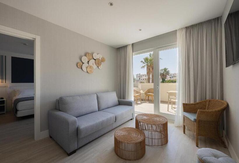 جناح مزود بحمام سباحة, Catalonia Mirador des Port