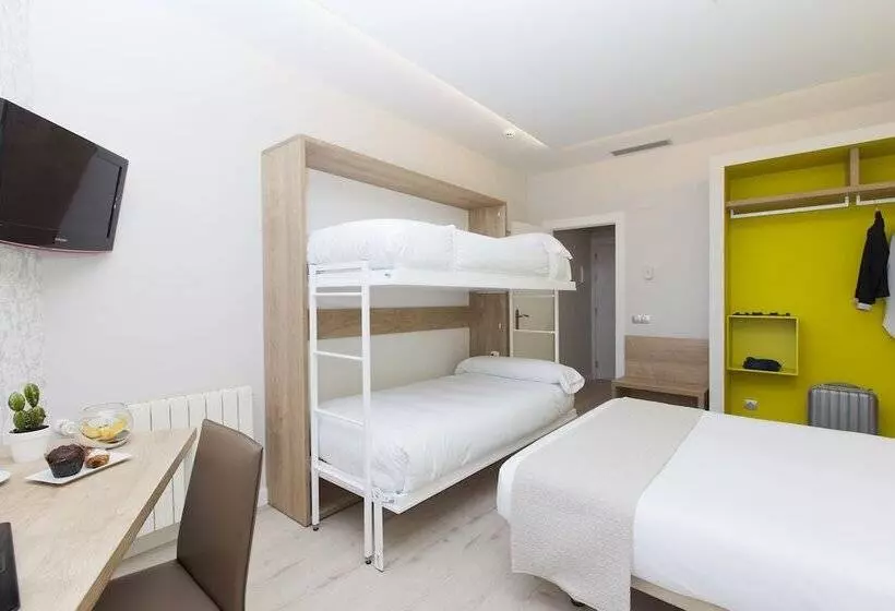 اتاق استاندارد سه نفره, Spirit Hotel Ciudad de Burgos