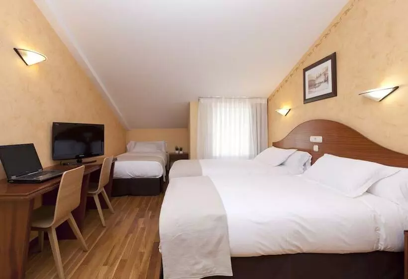 اتاق خانوادگی, Spirit Hotel Ciudad de Burgos