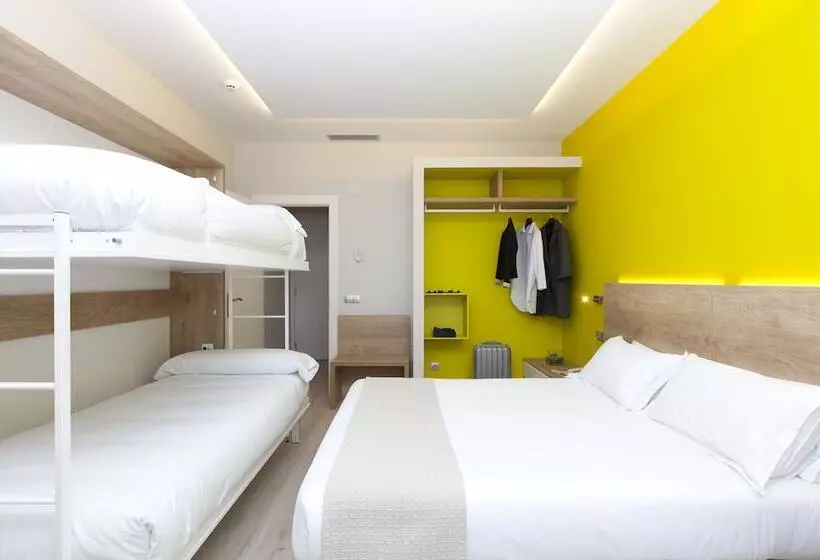 اتاق استاندارد چهار تخته, Spirit Hotel Ciudad de Burgos