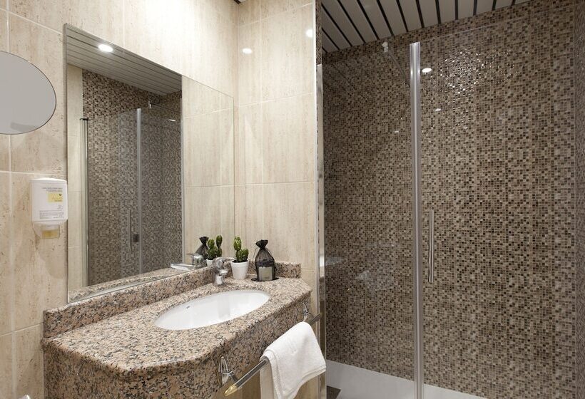 اتاق لوکس, Ciudad De Burgos