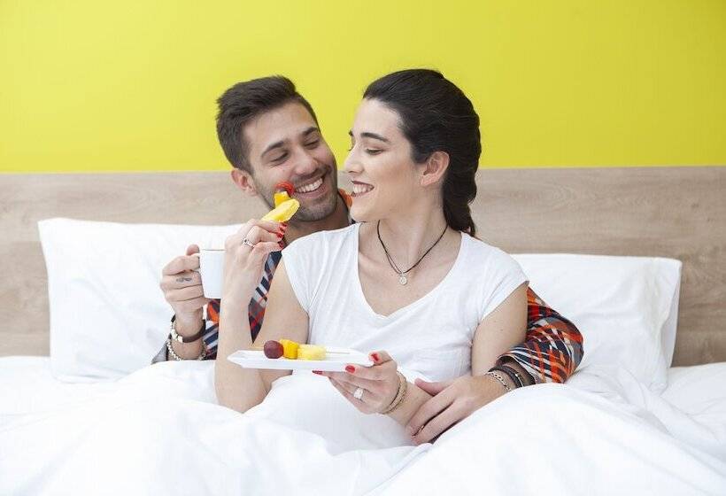 اتاق لوکس, Ciudad De Burgos