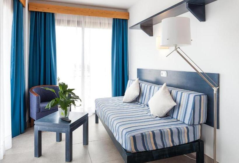 سوییت جونیور با بالکن, Club Can Bossa