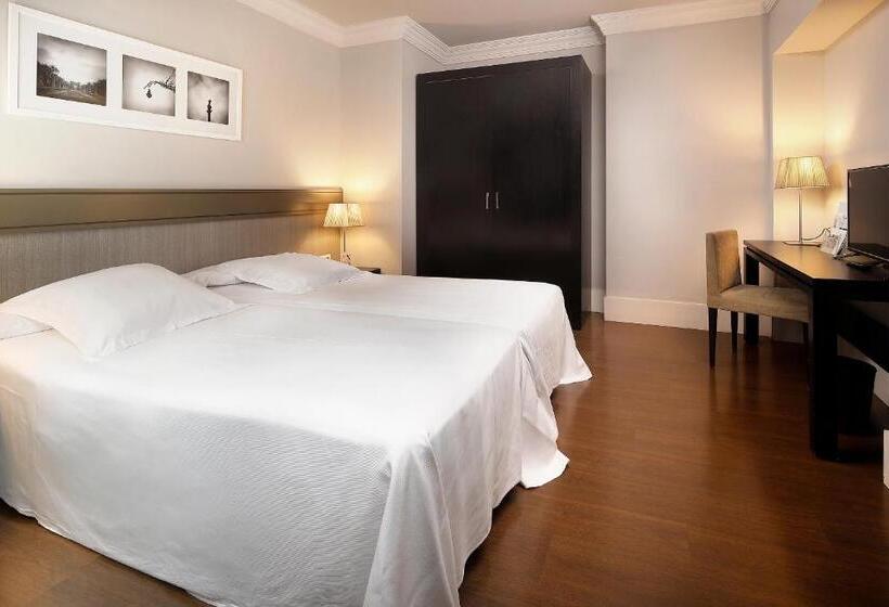 اتاق عادی, Condado