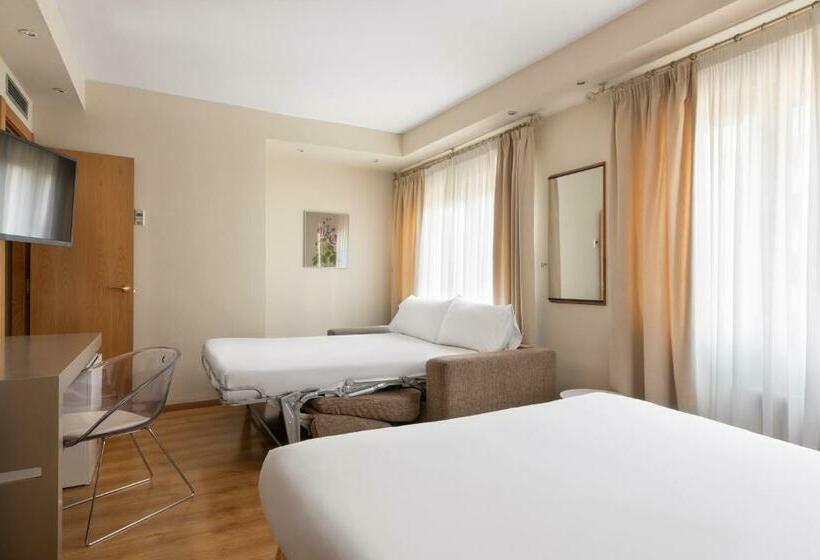 اتاق خانوادگی, Crisol Almirante Bonifaz