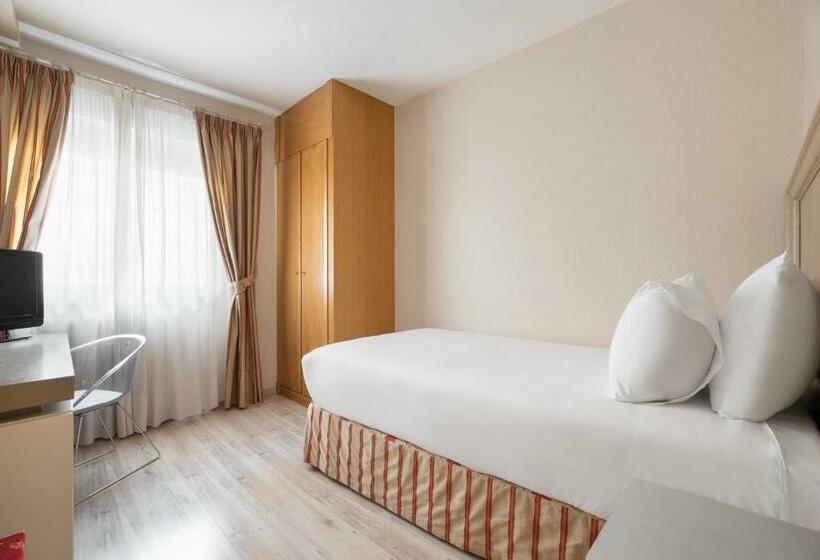 اتاق اکونومی, Crisol Almirante Bonifaz