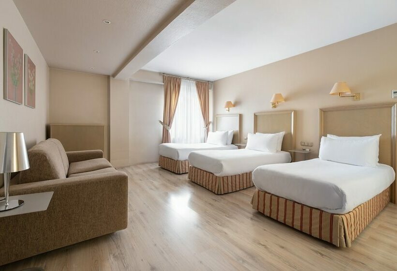 اتاق استاندارد سه نفره, Crisol Almirante Bonifaz