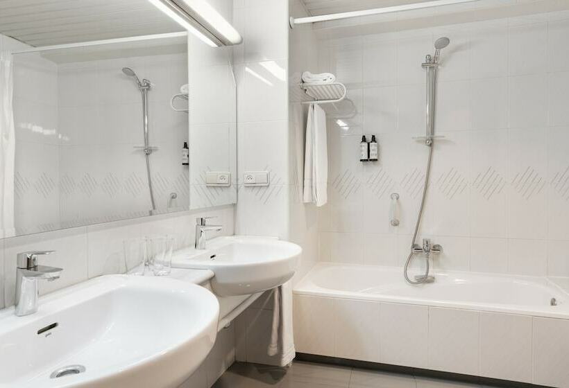 اتاق استاندارد, Crisol Almirante Bonifaz