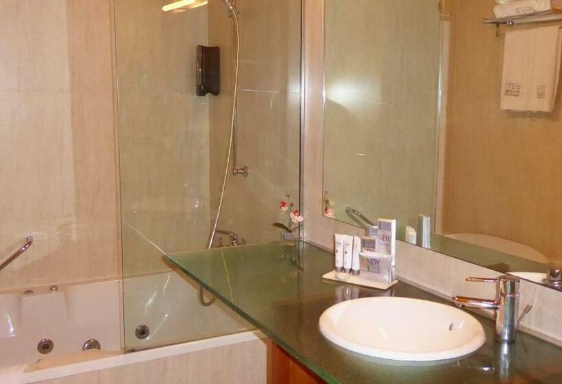 高级大房间, Estela Barcelona