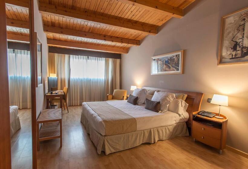 高级大房间, Estela Barcelona