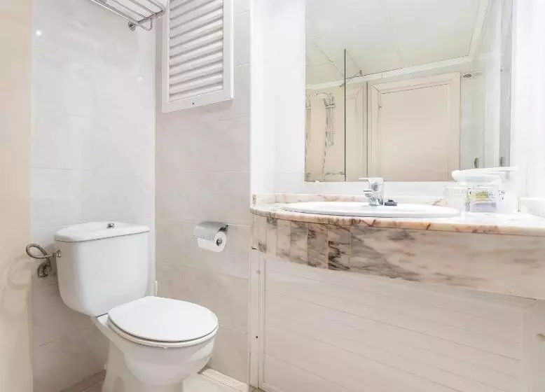 اتاق اکونومی, Globales Condes De Alcudia
