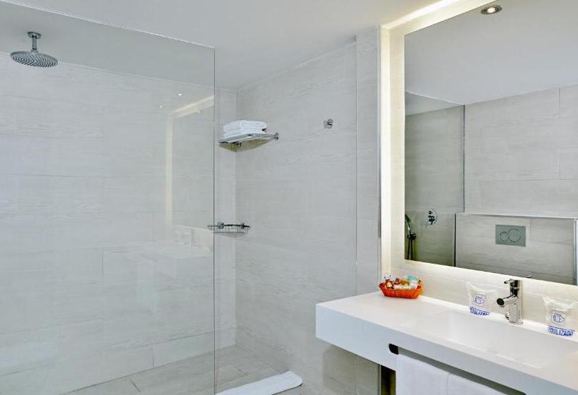 스탠다드 트리플 룸, Hispania