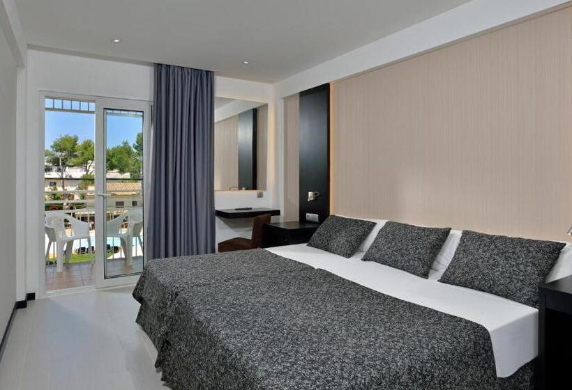 스탠다드 트리플 룸, Hispania