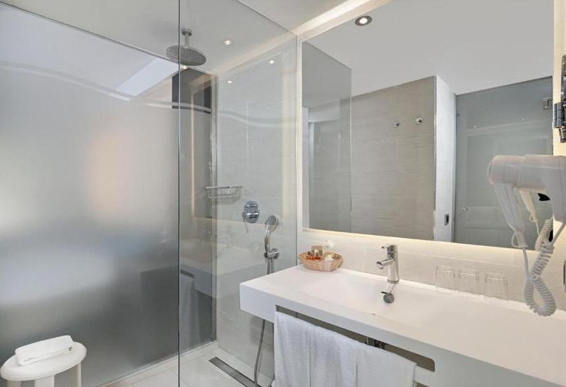 수피리어 룸, Hispania