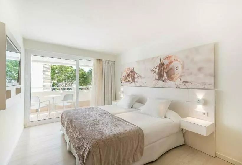 اتاق استاندارد با چشم‌انداز باغ, Iberostar Waves Cristina