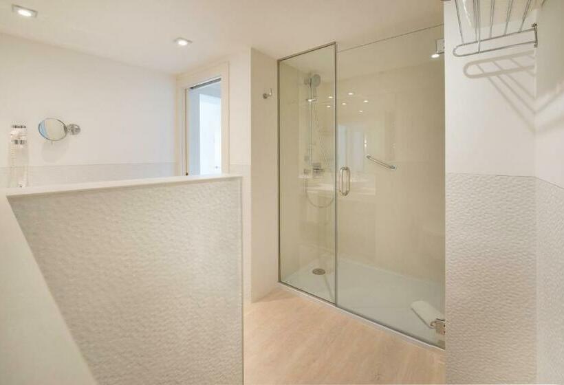 패밀리 룸 풀장 전망, Iberostar Waves Cristina