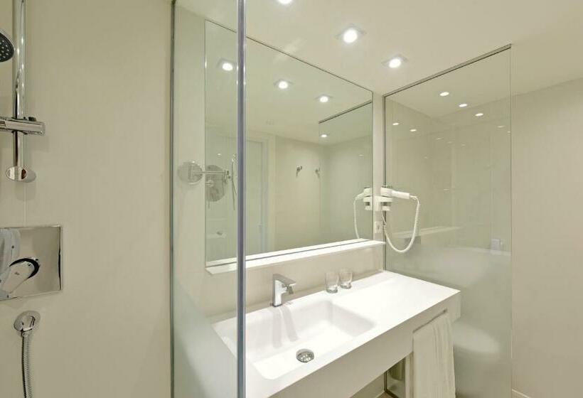 패밀리 룸 풀장 전망, Iberostar Waves Cristina