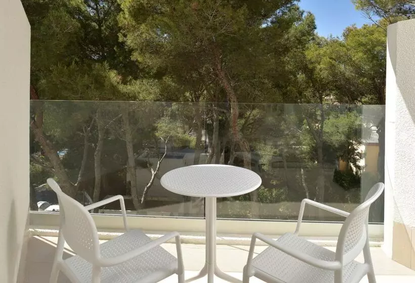 اتاق استاندارد با چشم‌انداز باغ, Iberostar Waves Cristina