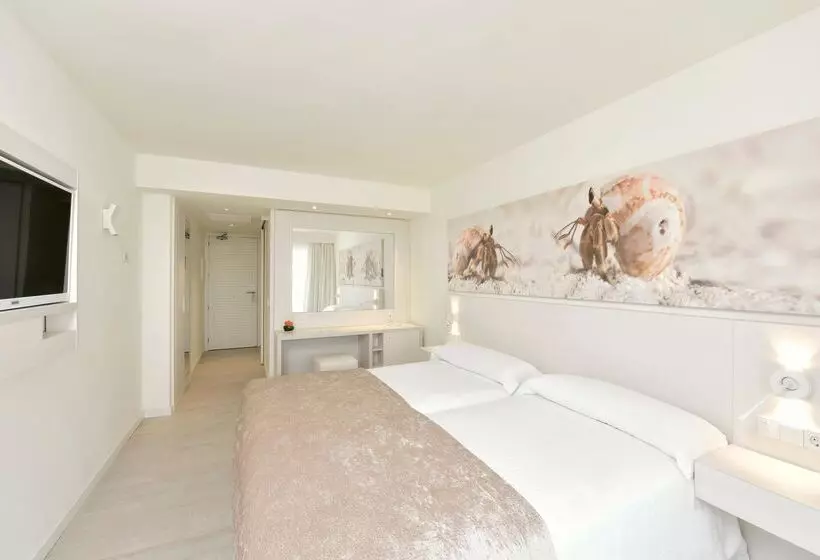 اتاق استاندارد با چشم‌انداز باغ, Iberostar Waves Cristina