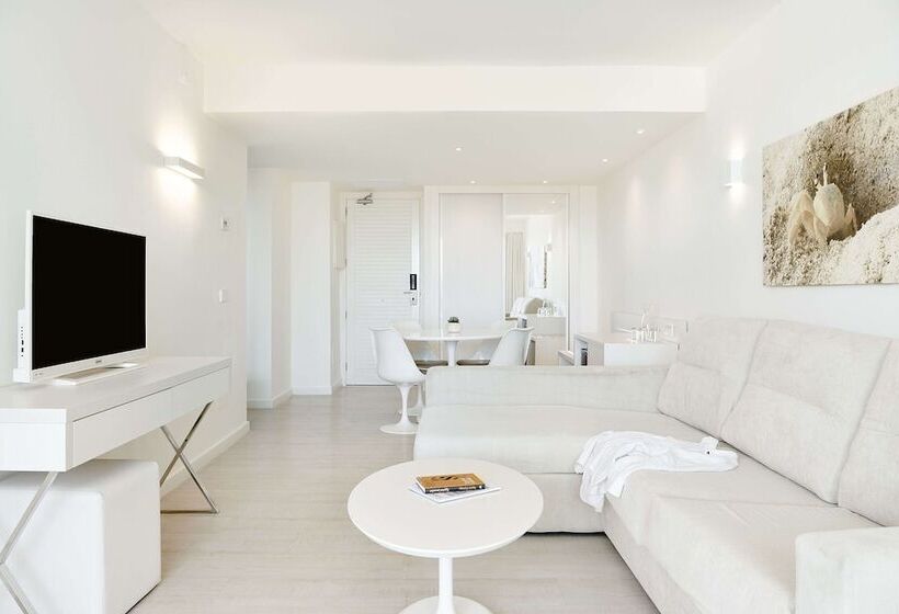 패밀리 룸 풀장 전망, Iberostar Waves Cristina