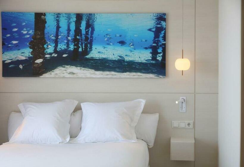 غرفة قياسية مطلّة علي البحر, Iberostar Selection Santa Eulalia - Adults Only Ibiza