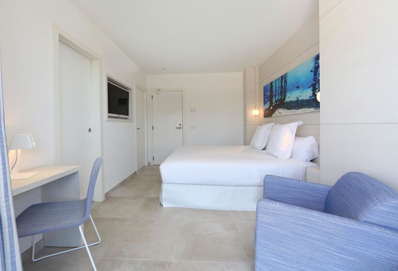 غرفة قياسية إطلالة جانبية علي البحر, Iberostar Selection Santa Eulalia - Adults Only Ibiza