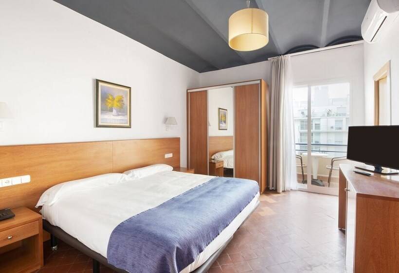 패밀리 룸, La Santa María