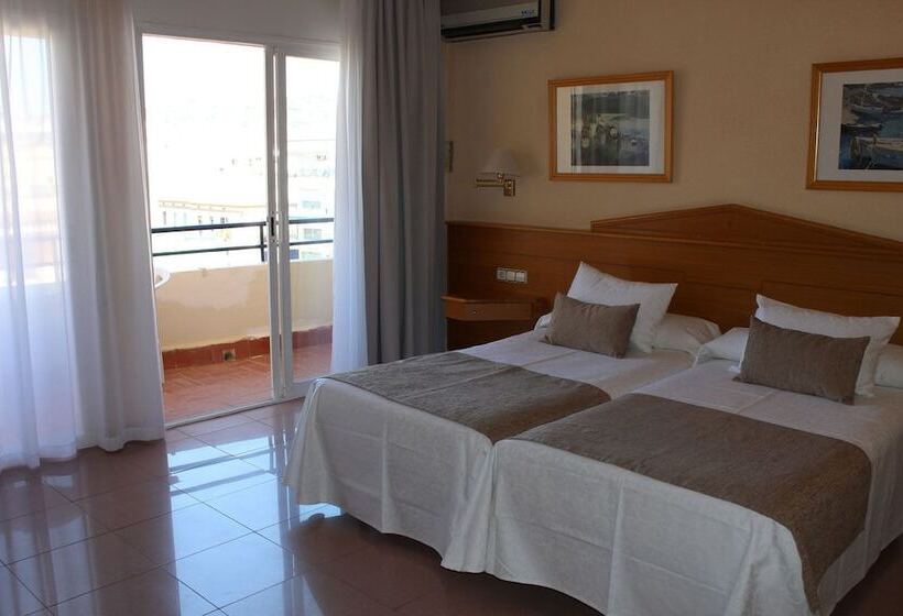 패밀리 룸, La Santa María