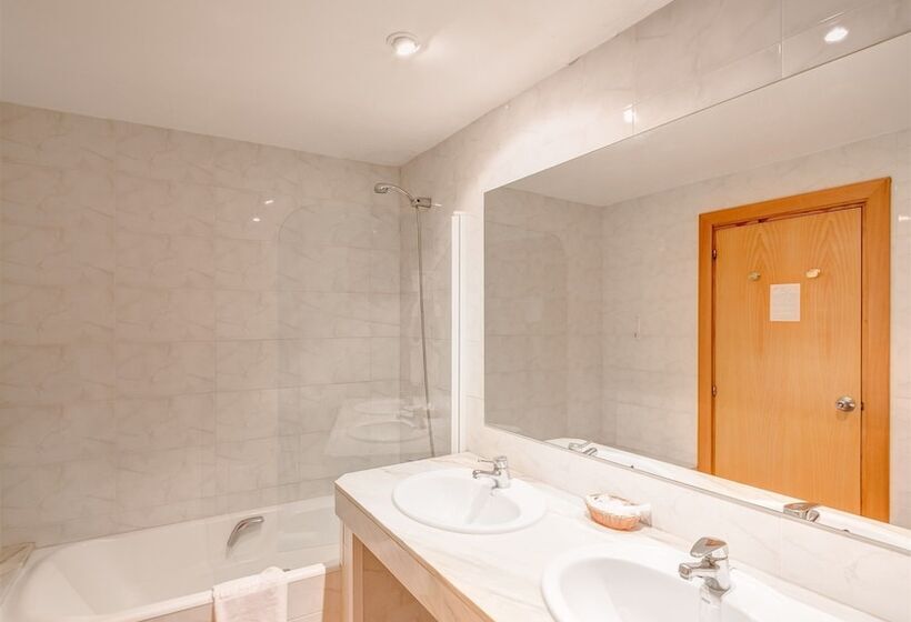 4인용 스탠다드 룸, La Santa María