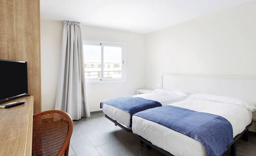 이코노미 룸, La Santa María