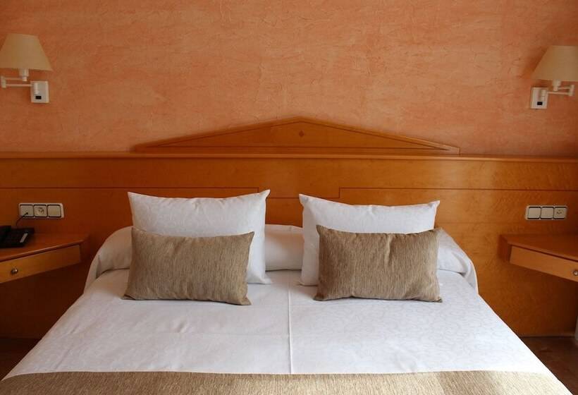 이코노미 룸, La Santa María