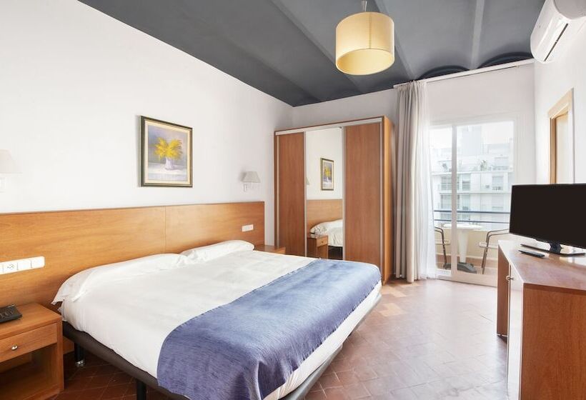 스탠다드 트리플 룸, La Santa María