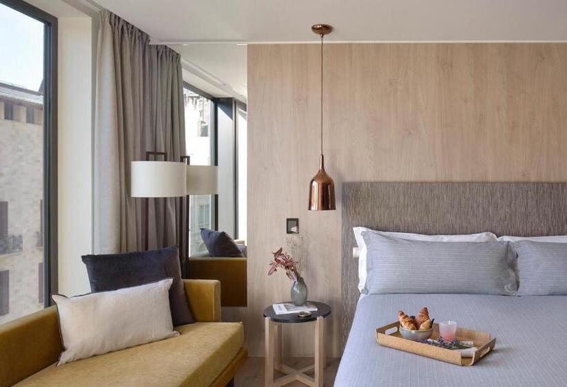 اتاق سوپریور با چشمانداز شهر, Me Barcelona