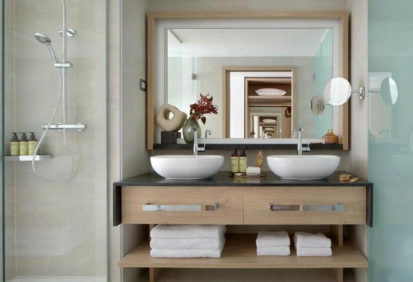 اتاق سوپریور با چشمانداز شهر, Me Barcelona