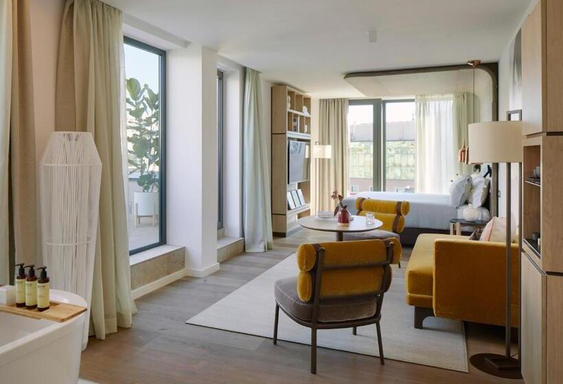 استودیوی استاندارد با چشمانداز شهر, Me Barcelona