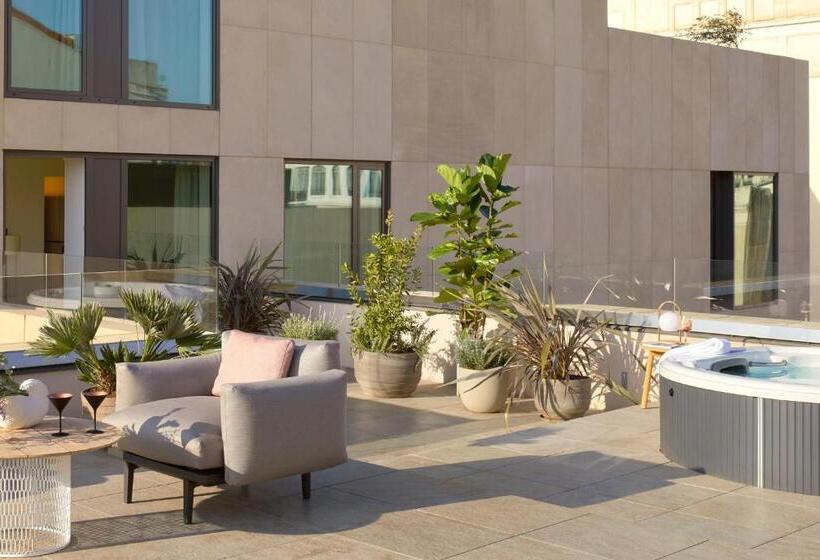 استودیو استاندارد با تراس, Me Barcelona