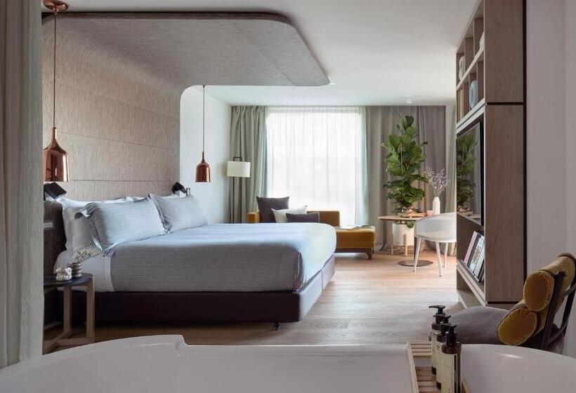 استودیو استاندارد با چشمانداز, Me Barcelona