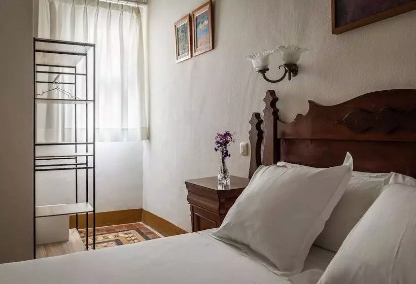 Cameră economică de Interior, Medium Romantic