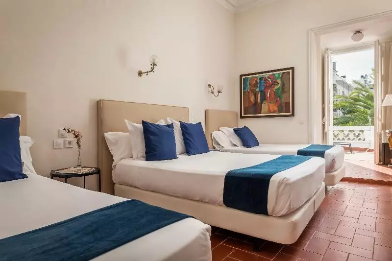 Quarto Quádruplo Estandar, Medium Romantic