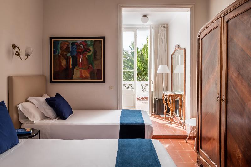 4인용 스탠다드 룸, Medium Romantic