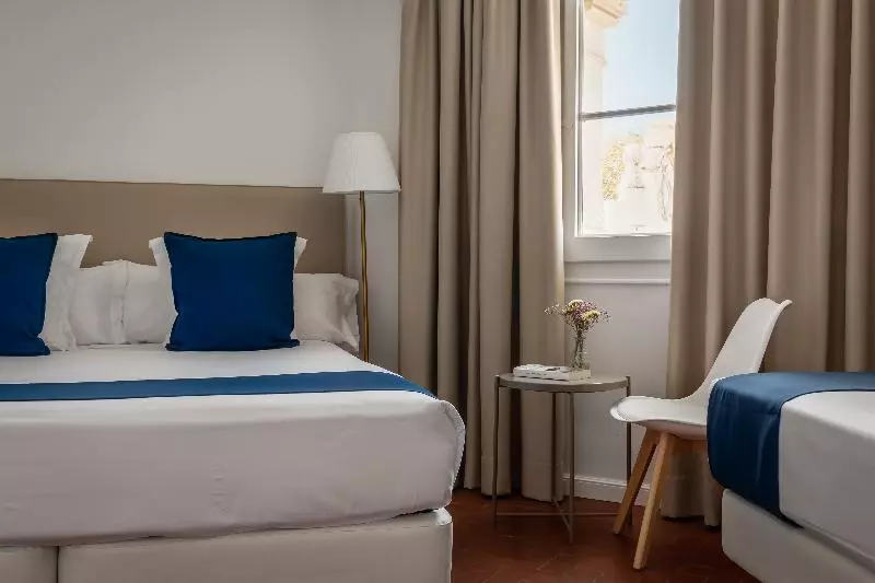 Quarto Triplo Estandar, Medium Romantic