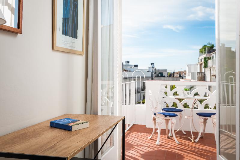 스탠다드 트리플 룸 테라스, Medium Romantic