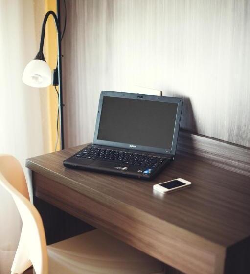 オーシャンビュースタンダードルーム, Miramar Badalona