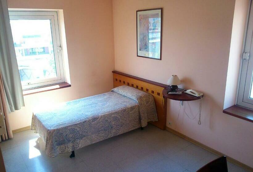 Номер Стандарт Индивидуальный, Montmeló