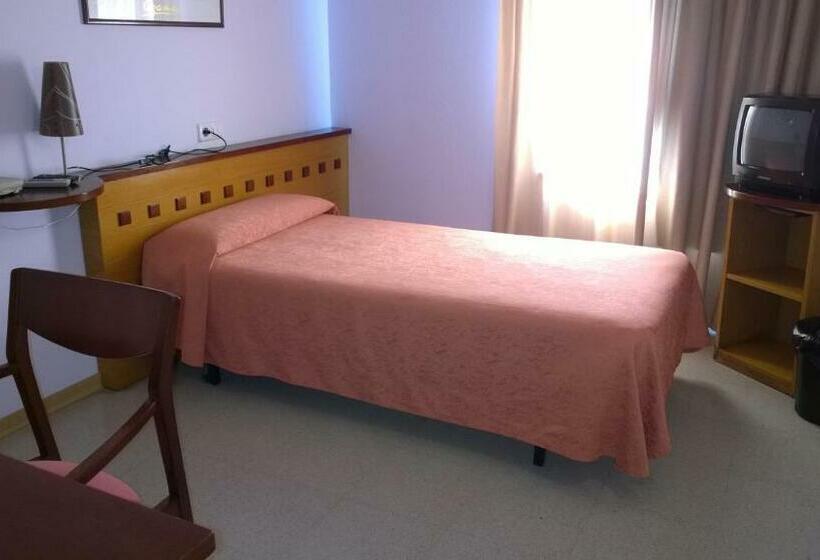 Номер Стандарт Индивидуальный, Montmeló