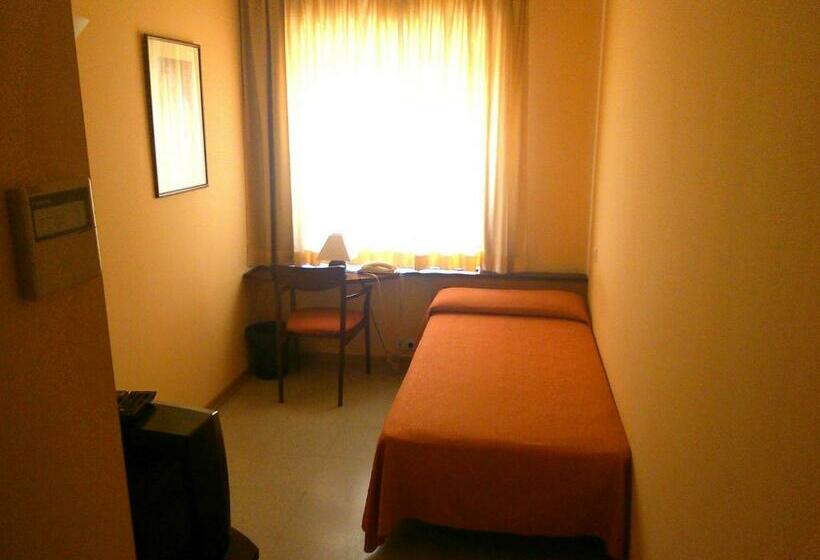 Номер Стандарт Индивидуальный, Montmeló