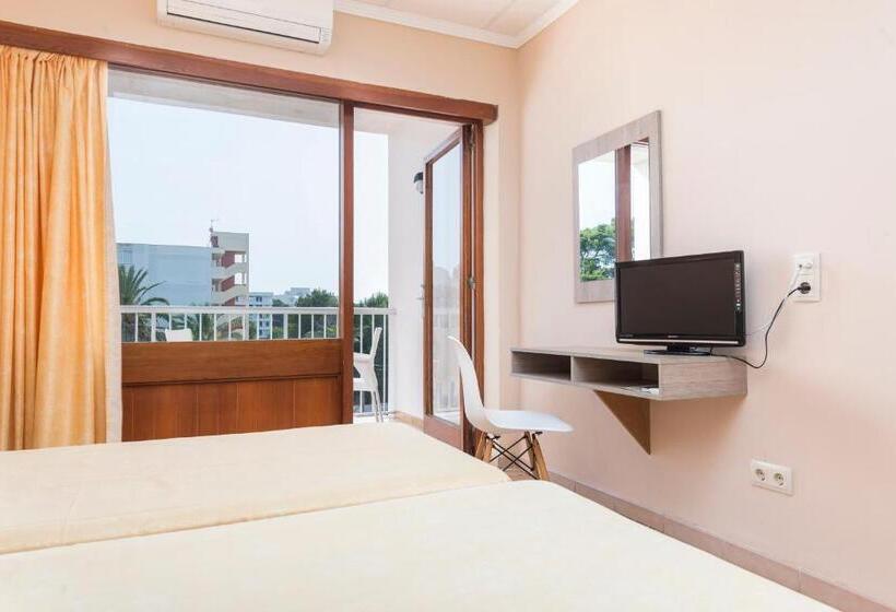 غرفة قياسية مزوَّدة بشُرفة, Nura Condor