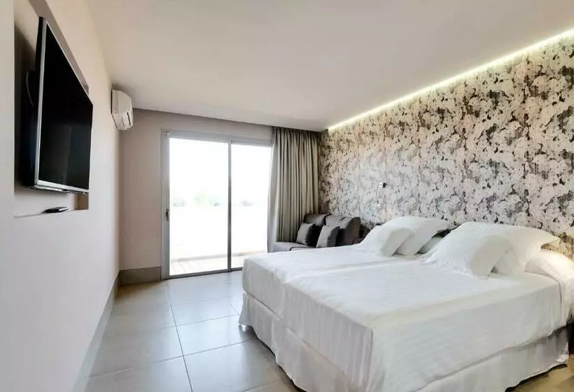 اتاق استاندارد با چشم‌انداز استخر, Occidental Ibiza - All Inclusive
